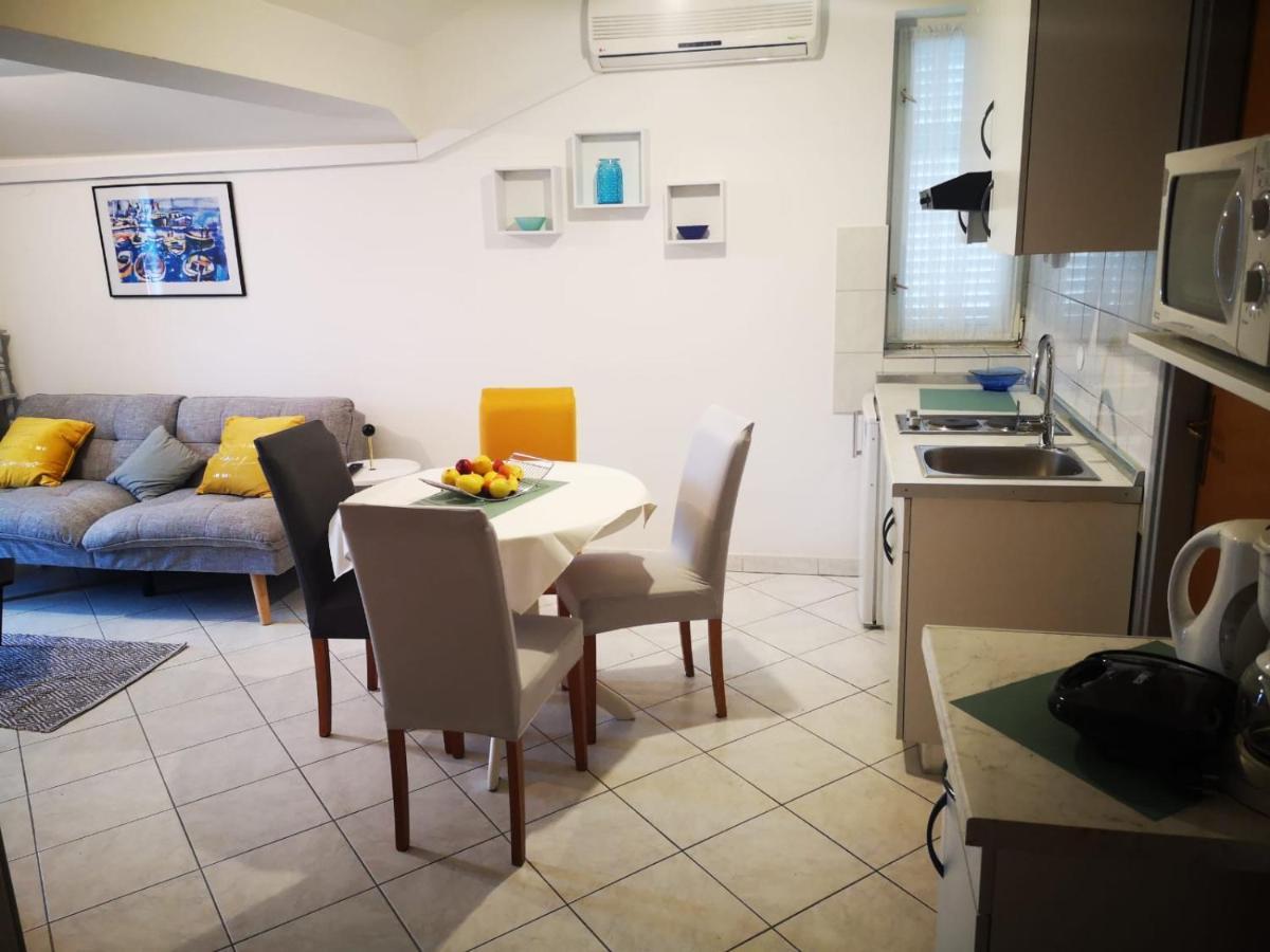 Apartments Suri Vodice Buitenkant foto