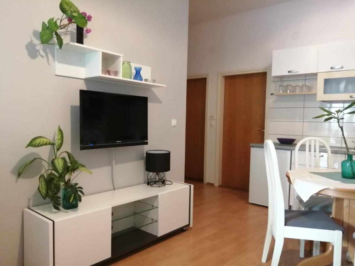 Apartments Suri Vodice Buitenkant foto