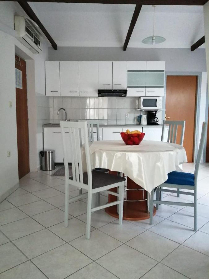 Apartments Suri Vodice Buitenkant foto