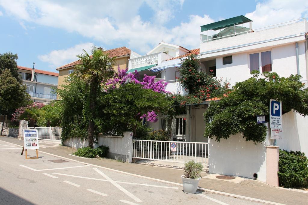 Apartments Suri Vodice Buitenkant foto